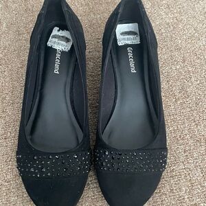 Graceland Women's Black Studded Flats